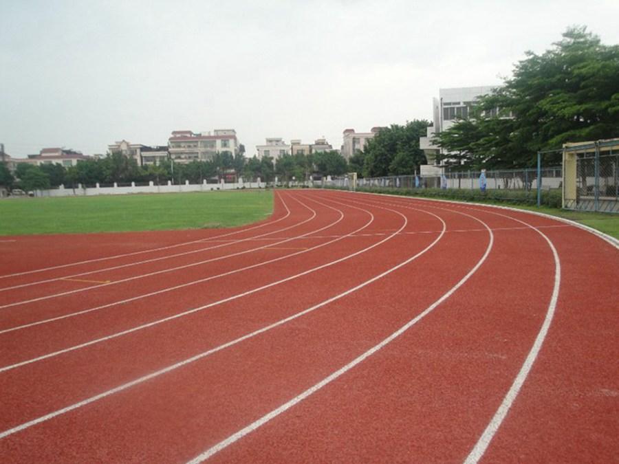 塑膠跑道發(fā)生掉粒要怎么處理？塑膠跑道常見問題及處理方式分享