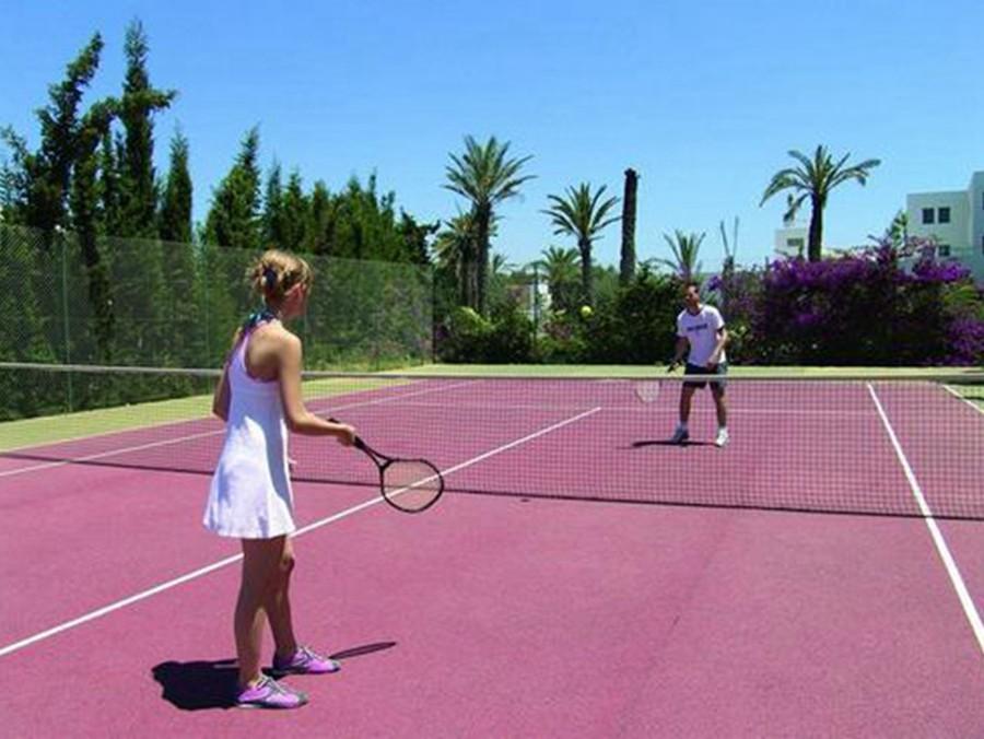 丙烯酸球場(chǎng)開(kāi)裂的原因是什么？